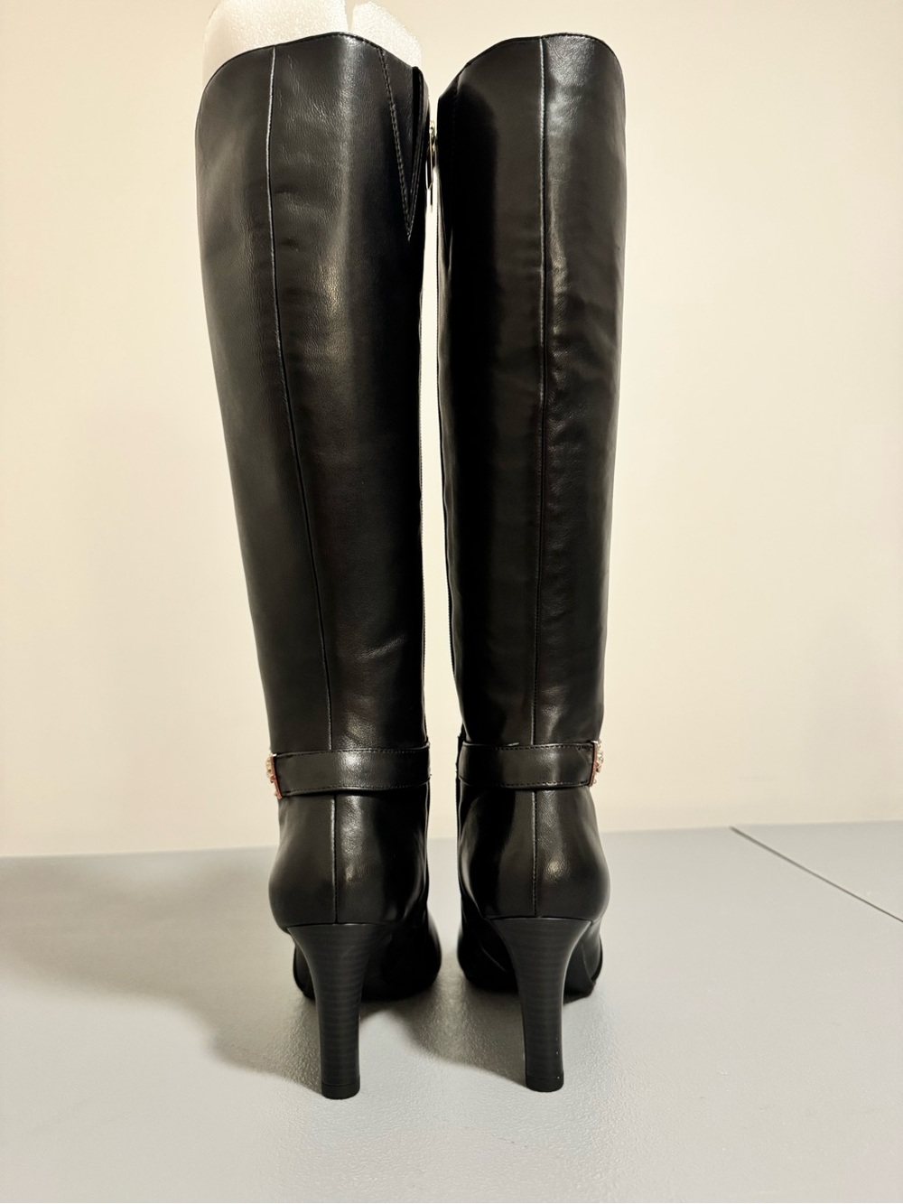 Bandolino Black Genuine Leather Tall Heeled Boots with Silver Accent Size 7 - Picture 4 of 10
